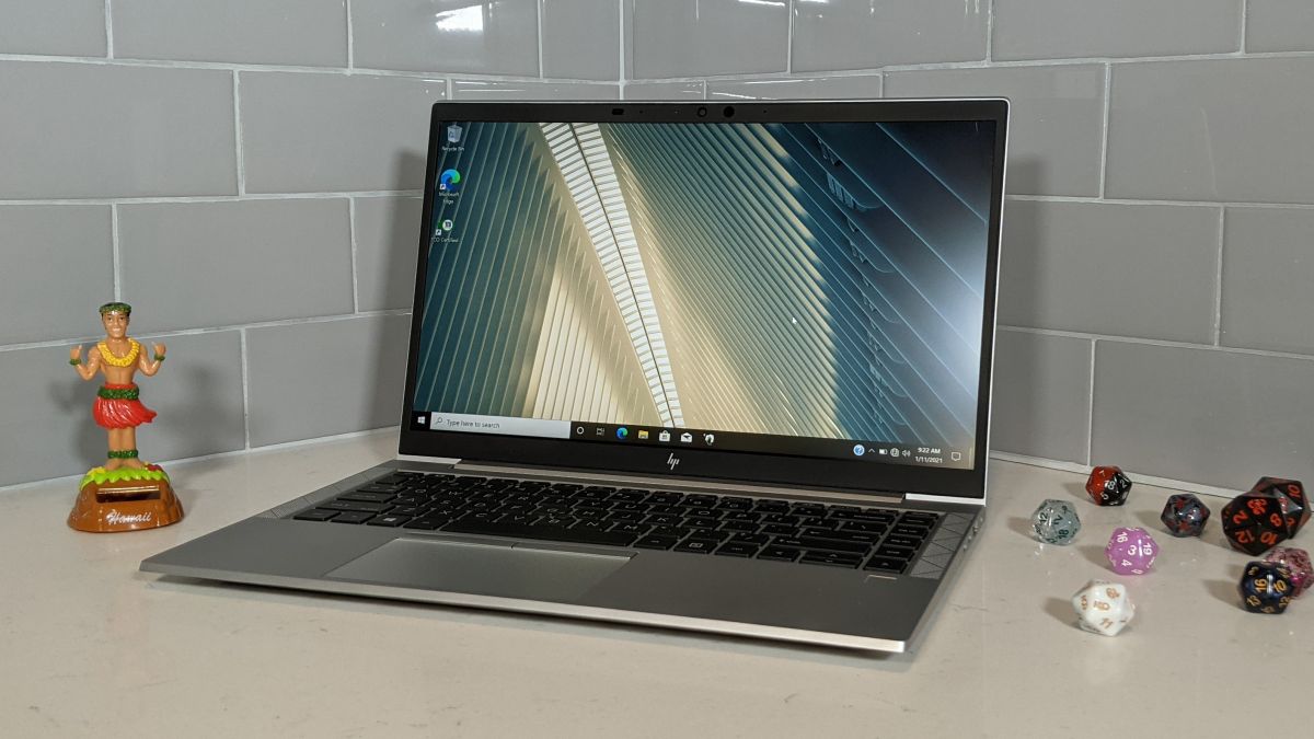 HP EliteBook 840 Aero G8 - praktische Bewertung Von Rami Tabari Noch nicht bewertet Das HP EliteBook 840 Aero G8 hat viel zu bieten, einschließlich seines leichten Designs, der leistungsstarken technischen Daten und der starken Lautsprecher, aber alles hängt von der Akkulaufzeit und dem Preis ab.