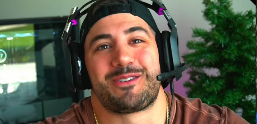 NICKMERCS believes this CR-56 AMAX loadout is the "best gun" in Warzone Season 1