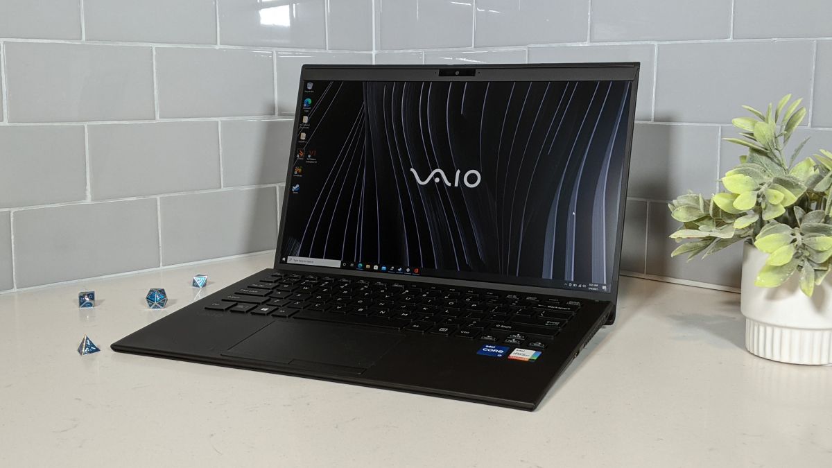 Vaio Z (2021) Bewertung Von Rami Tabari Das Vaio Z verfügt über eine blitzschnelle SSD und ein wunderschönes 4K-Display in einem superleichten Design, ist jedoch äußerst überteuert und kann sich nicht mit anderen Flaggschiffen vergleichen.