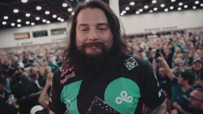 Twitch bans Smash Melee player Mang0 for "sexual content"