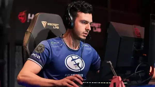 CS: GO Pro Tarik Twitch Stream Vollzeit Valorant Switch Evil Geniuses