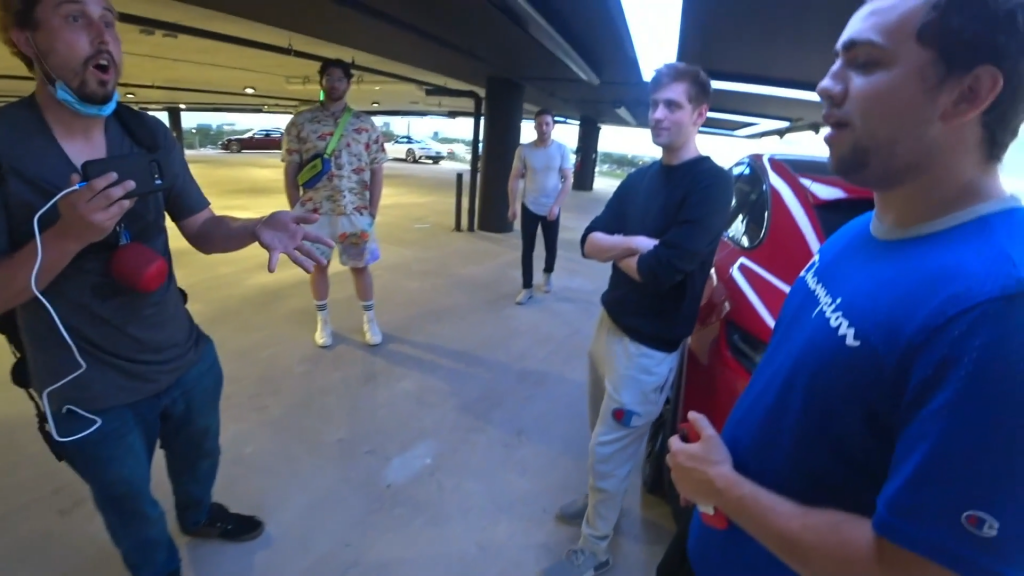 Mizkif, Hasan, Sodapoppin werden auf dem Parkplatz von Texas von IRL-"Stream-Scharfschützen" konfrontiert