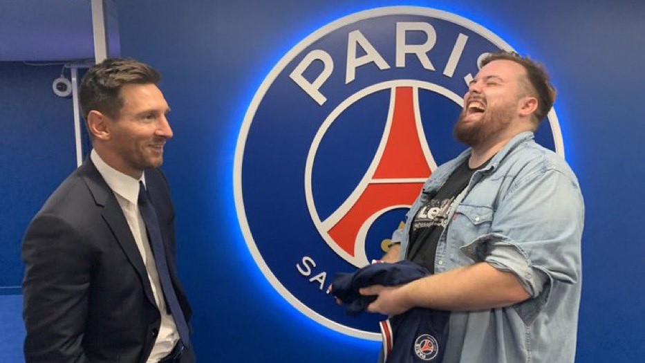 Messi gibt Twitch-Debüt und sendet während der PSG-Enthüllung eine Nachricht an Ibais Chat