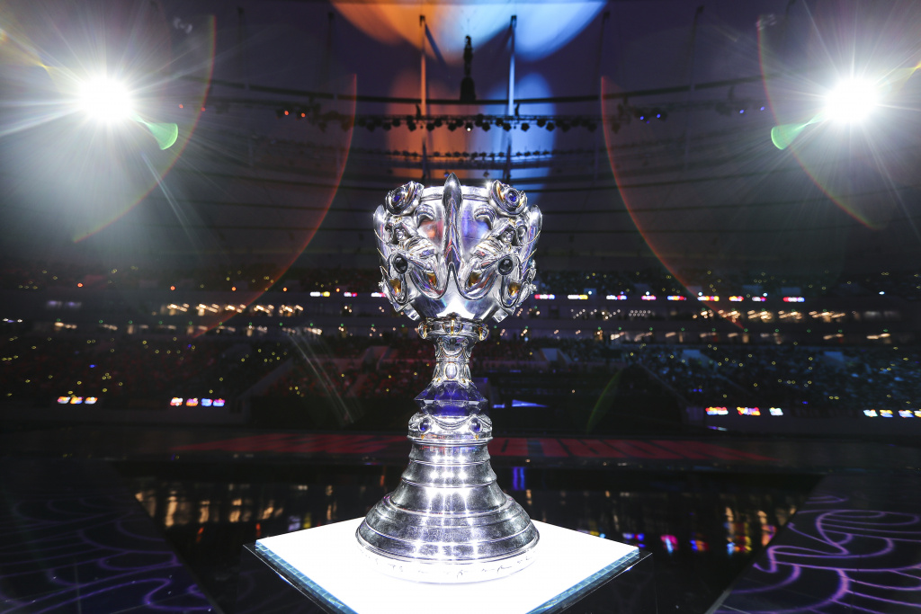 League of Legends World Championship Trophäe Summoners Cup