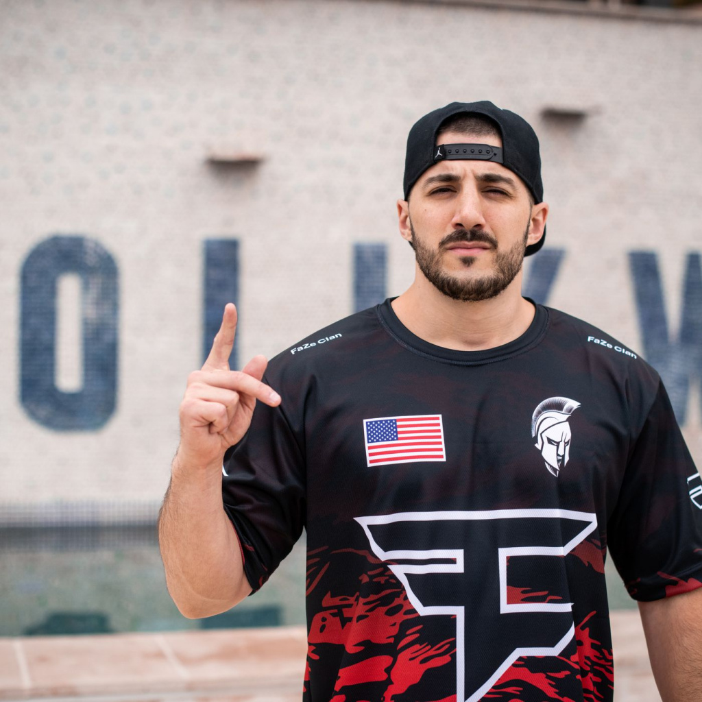 Nickmercs beendet Warzone Apex Legends Cheating