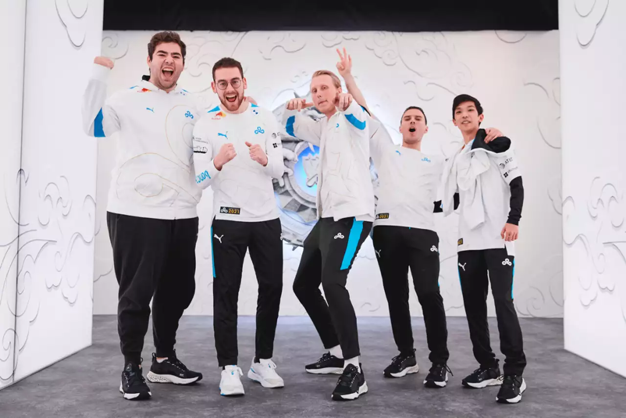 C9 zieht ins WM-Viertelfinale ein, DWG KIA endet mit perfektem Gruppenlauf