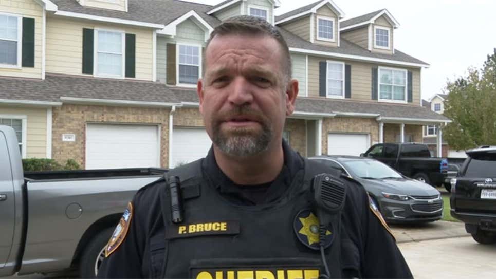 Lt. Paul Bruce erklärt, wie ein Teenager aus Texas erschossen wurde, als er versuchte, seine PlayStation 5 zu verkaufen