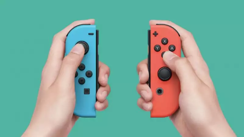 Sie können beide Joy-Cons separat oder zusammen in iOS 16 verwenden.