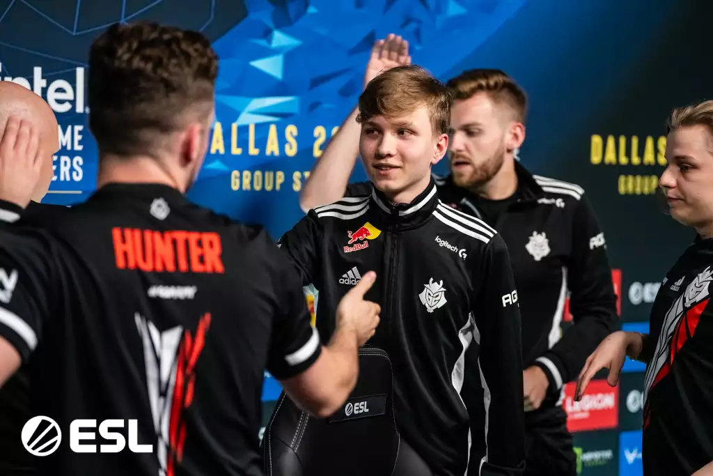 iem dallas g2 esports gewinnt team vitalität in der gruppenphase